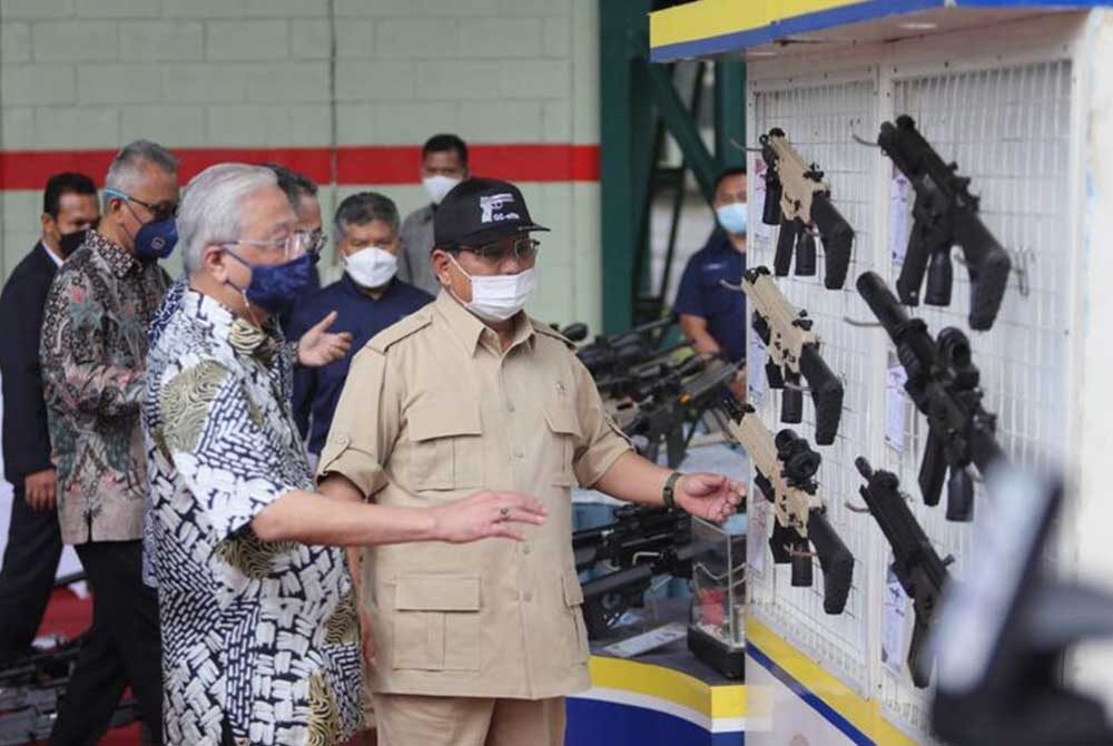 Sederet Alutsista yang Dibeli Prabowo - Puluhan Ribu ASN Diduga Terima Bansos
